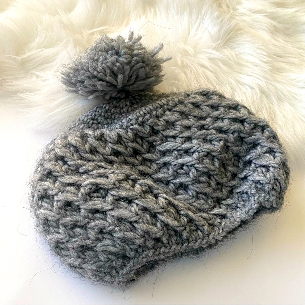 Made in Italy alpaca and wool beanie hat with Pom Pom in grey